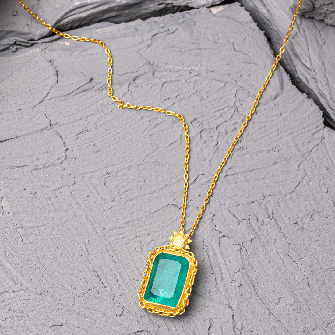 Auraff Emerald Labradorite Stone Silver Necklace