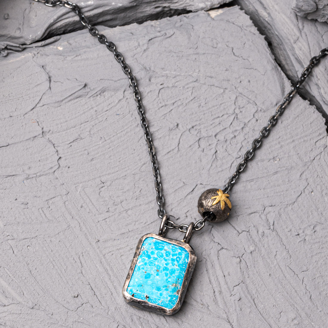 Pista Natural Turquoise Stone Silver Necklace