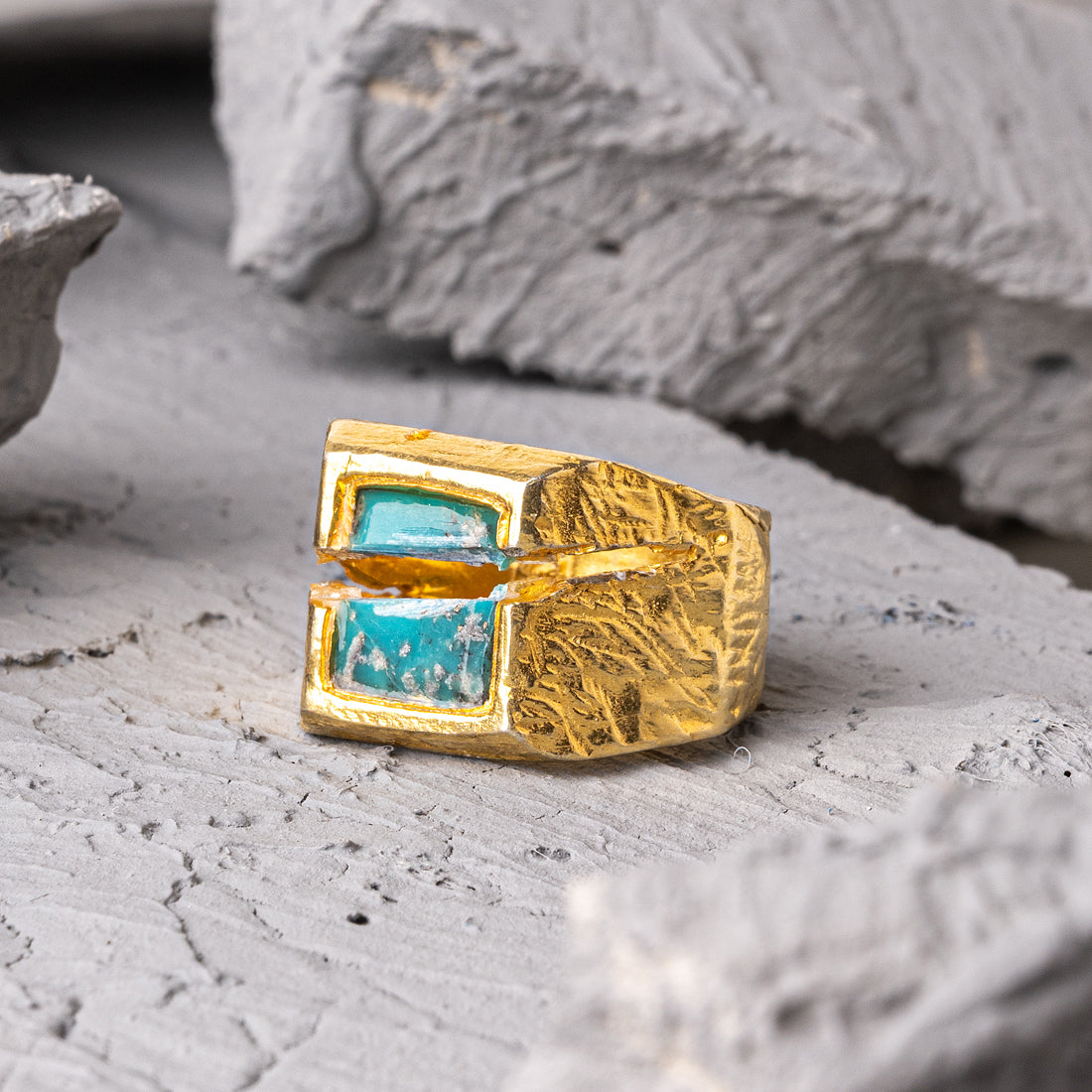 Ribbon Turquoise Stone Silver Ring